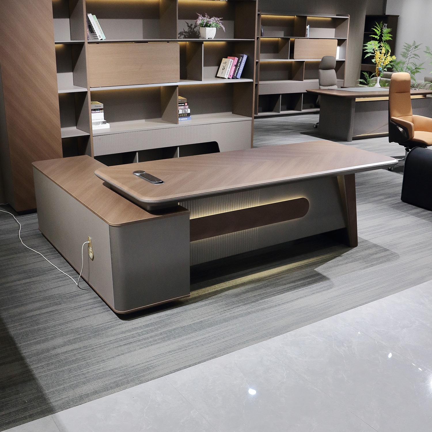 Hcfaebdf050b14928a81aa11fc9644ffcF-1.jpg 1.8 Meters Executive Office Desk - Image 1